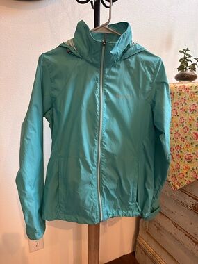 Columbia Women's Teal Hooded Lightweight Windbreaker/ Rain Jacket